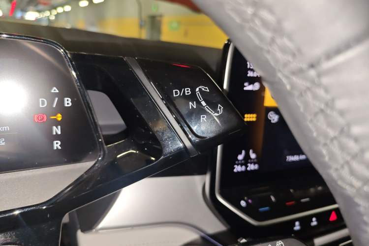 Used Volkswagen ID.6 CROZZ 2021 Long-Range PURE+ Edition Gear Lever