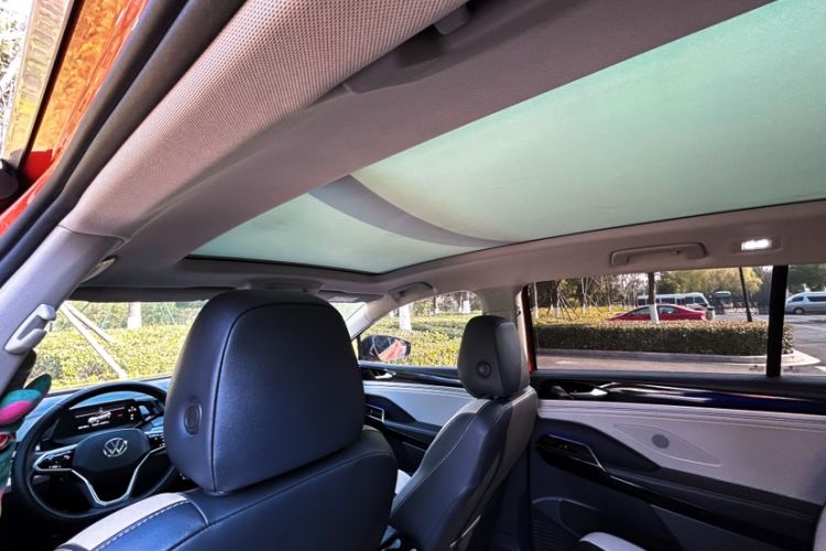 Used Volkswagen ID.6 CROZZ 2021 First Edition Headliner