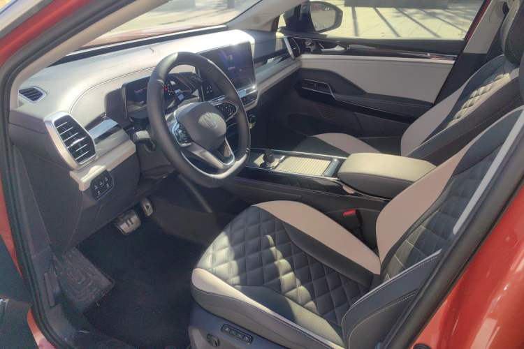 Used Volkswagen ID.6 CROZZ 2021 Long-Range PRO Edition Interior 1