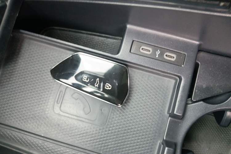 Used Volkswagen ID.6 CROZZ 2021 First Edition Interior 1