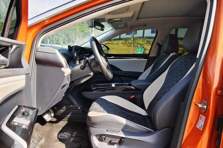 Used Volkswagen ID.6 CROZZ 2021 First Edition Interior 4