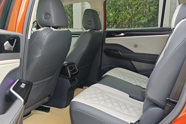 Used Volkswagen ID.6 CROZZ 2021 First Edition Interior 5