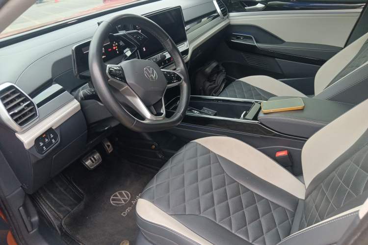 Used Volkswagen ID.6 CROZZ 2021 First Edition Left Front Seat