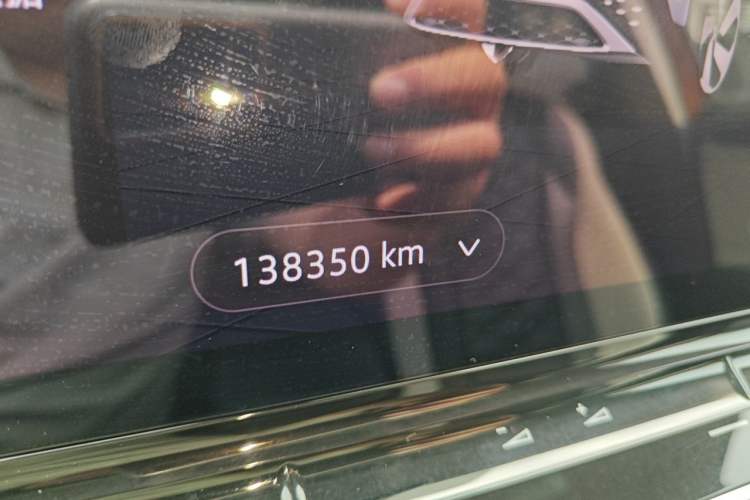 Used Volkswagen ID.6 CROZZ 2021 First Edition Odometer Close Up