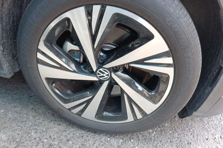 Used Volkswagen ID.6 CROZZ 2021 Long-Range PRO Edition Right Front Wheel Hub
