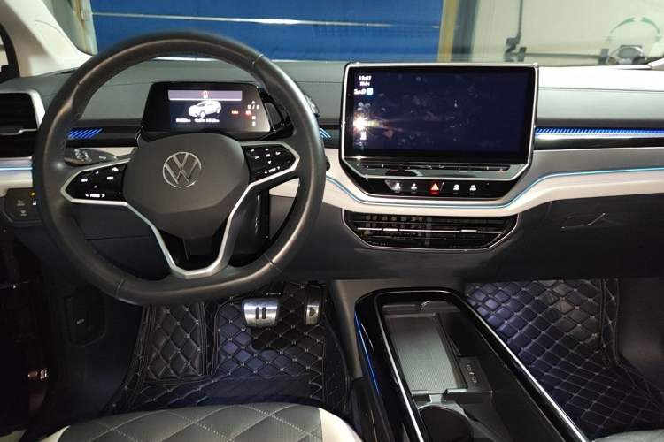 Used Volkswagen ID.6 CROZZ 2021 First Edition Center Console