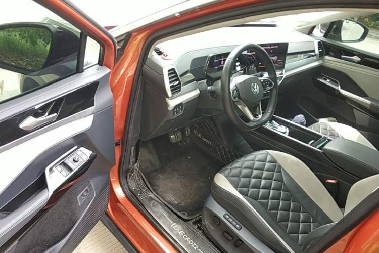 Used Volkswagen ID.6 CROZZ 2021 Long-Range PURE+ Edition Driver Seat