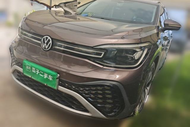 Ojetý Volkswagen ID.6 CROZZ 2021 Long-Range PURE+ Edition