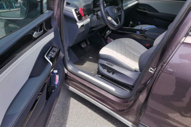 Used Volkswagen ID.6 CROZZ 2021 Long-Range PRO Edition Interior 3