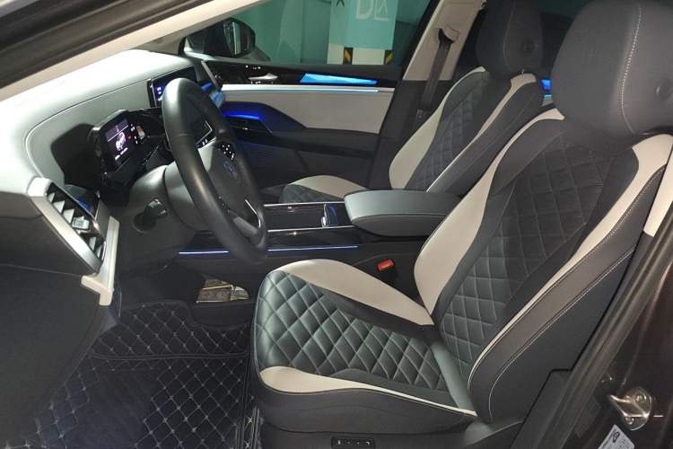 Used Volkswagen ID.6 CROZZ 2021 First Edition Left Front Seat