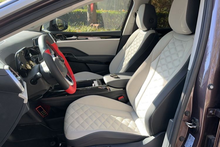 Used Volkswagen ID.6 CROZZ 2021 Long-Range PRO Edition Left Front Seat
