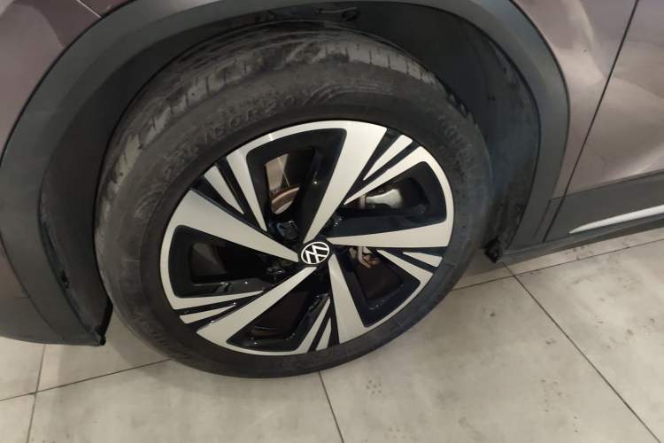 Used Volkswagen ID.6 CROZZ 2021 Long-Range PRO Edition Left Front Wheel Hub