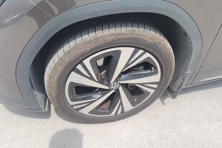 Used Volkswagen ID.6 CROZZ 2021 Long-Range PRO Edition Left Front Wheel Hub