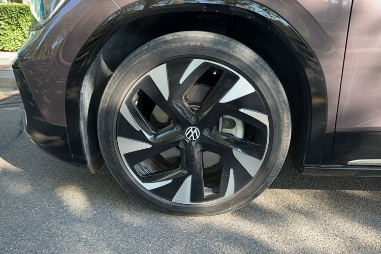 Used Volkswagen ID.6 CROZZ 2021 Long-Range PRO Edition Left Front Wheel Hub