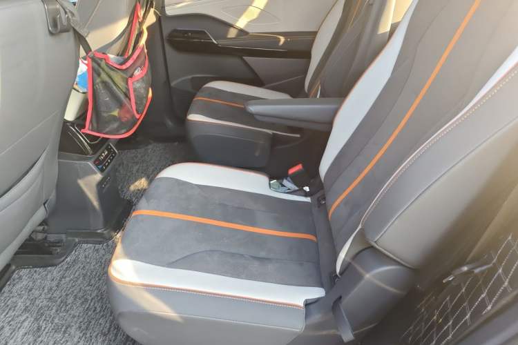 Used Volkswagen ID.6 CROZZ 2021 Long-Range PRO Edition Left Rear Seat
