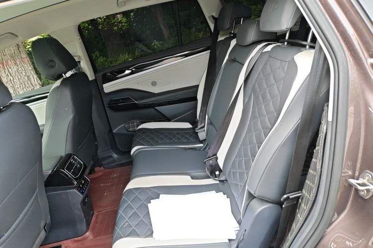 Used Volkswagen ID.6 CROZZ 2021 Long-Range PRO Edition Left Rear Seat