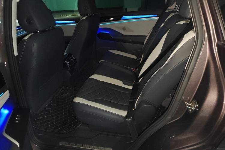 Used Volkswagen ID.6 CROZZ 2021 First Edition Left Rear Seat