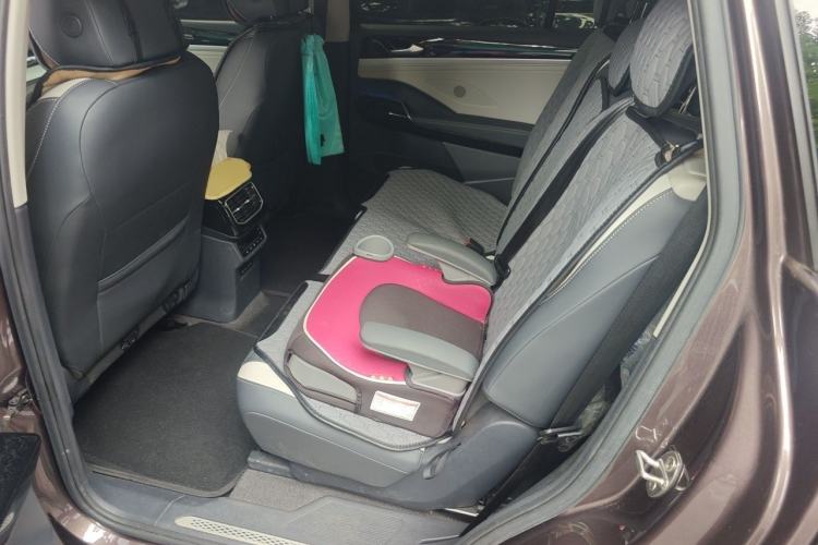 Used Volkswagen ID.6 CROZZ 2021 Long-Range PRO Edition Left Rear Seat