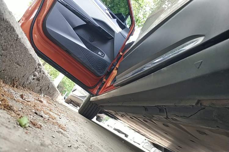 Used Volkswagen ID.6 CROZZ 2021 Long-Range PURE+ Edition Left Side Sill