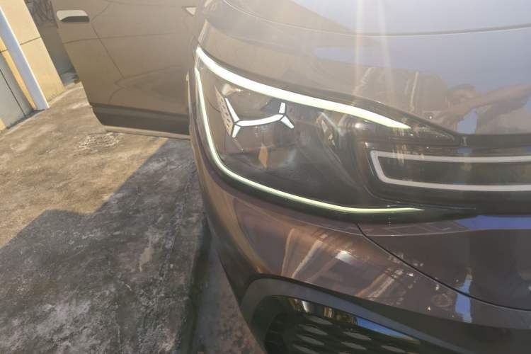 Used Volkswagen ID.6 CROZZ 2021 Long-Range PRO Edition Right Front Headlight