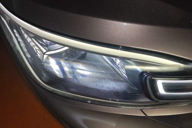 Used Volkswagen ID.6 CROZZ 2021 Long-Range PRO Edition Right Front Headlight