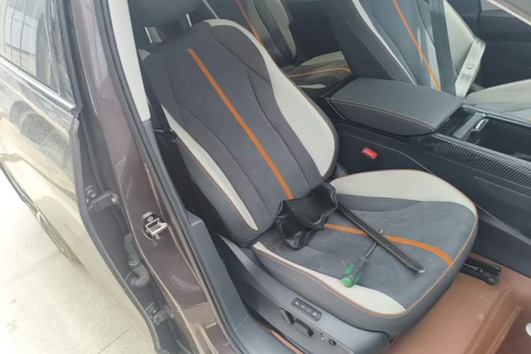 Used Volkswagen ID.6 CROZZ 2021 Long-Range PRO Edition Right Front Seat