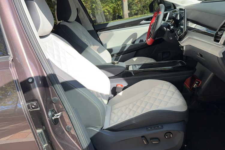 Used Volkswagen ID.6 CROZZ 2021 Long-Range PRO Edition Right Front Seat