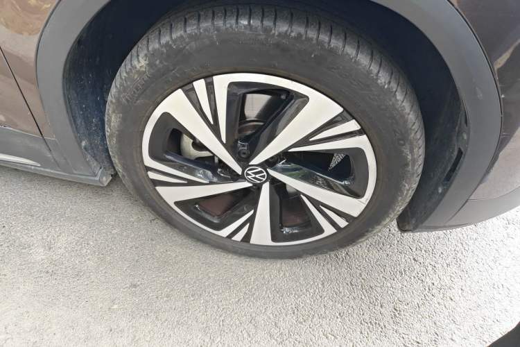 Used Volkswagen ID.6 CROZZ 2021 Long-Range PRO Edition Right Front Wheel Hub