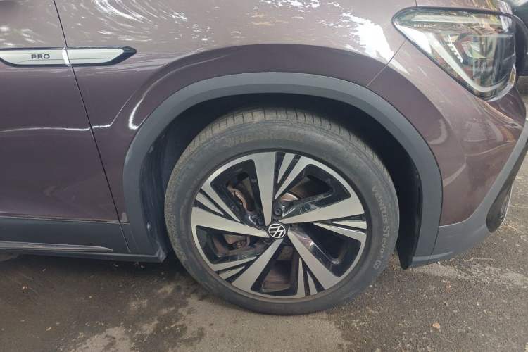 Used Volkswagen ID.6 CROZZ 2021 Long-Range PRO Edition Right Front Wheel Hub