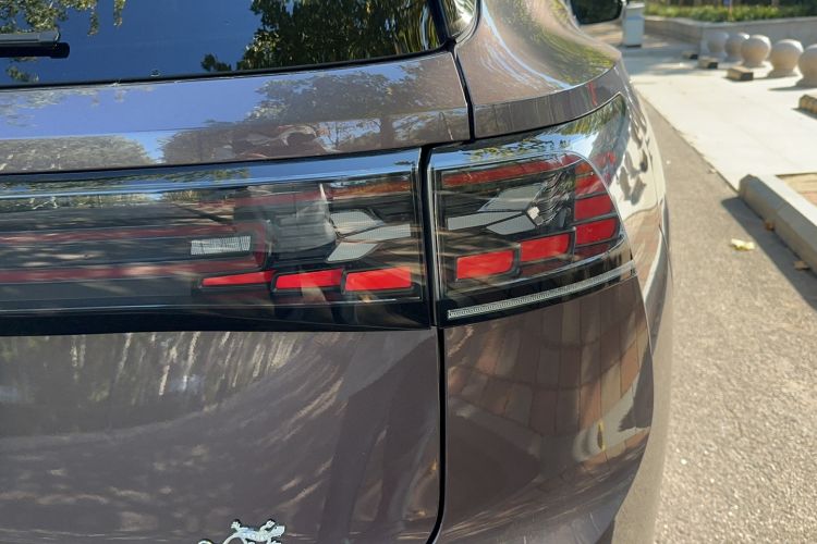Used Volkswagen ID.6 CROZZ 2021 Long-Range PRO Edition Right Rear Taillight