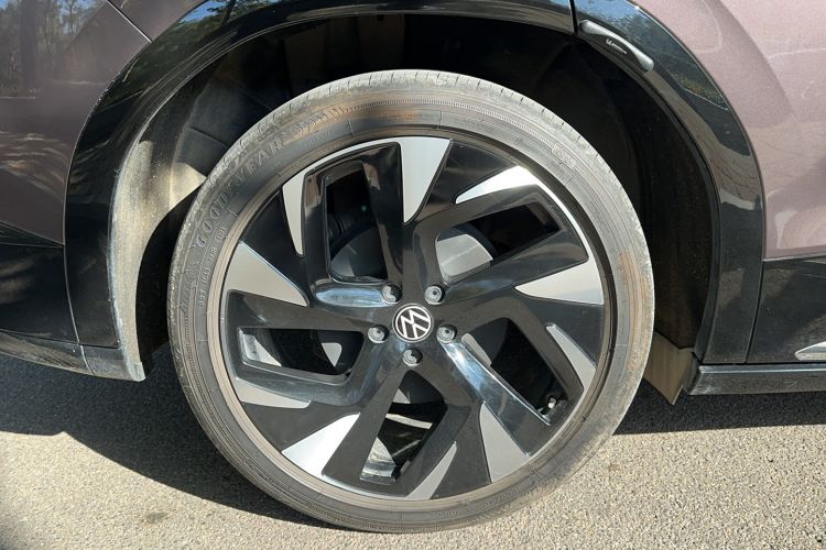 Used Volkswagen ID.6 CROZZ 2021 Long-Range PRO Edition Right Rear Wheel Hub