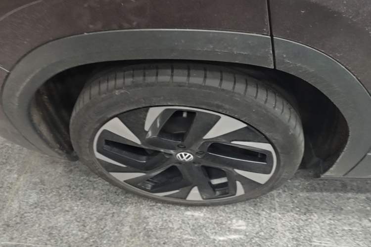 Used Volkswagen ID.6 CROZZ 2021 Long-Range PURE+ Edition Right Rear Wheel Hub