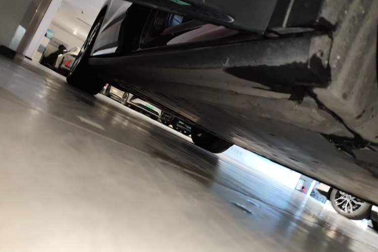 Used Volkswagen ID.6 CROZZ 2021 Long-Range PRO Edition Right Side Sill