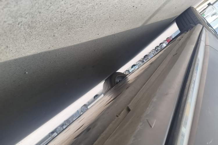 Used Volkswagen ID.6 CROZZ 2021 Long-Range PRO Edition Right Side Sill