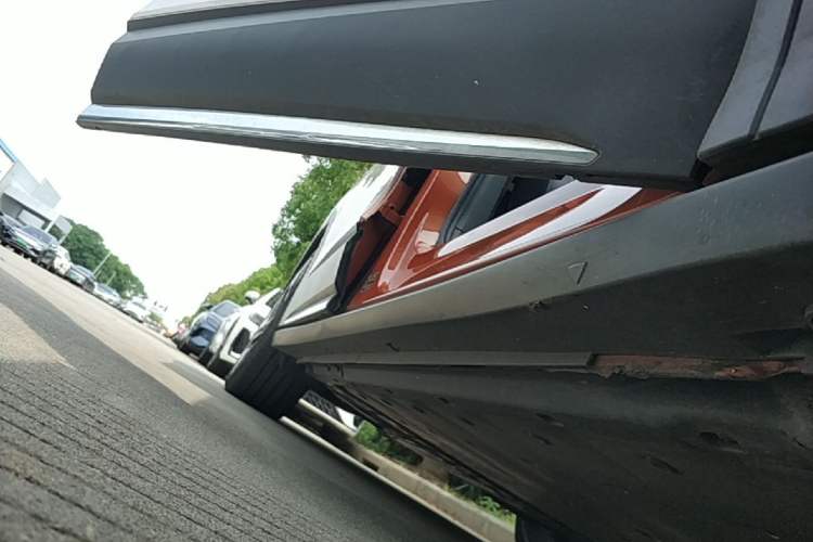 Used Volkswagen ID.6 CROZZ 2021 Long-Range PURE+ Edition Right Side Sill
