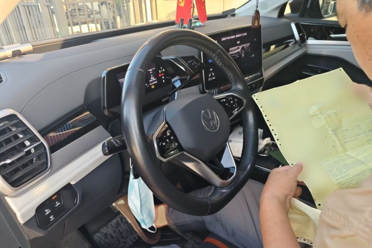 Used Volkswagen ID.6 CROZZ 2021 Long-Range PRO Edition Steering Wheel