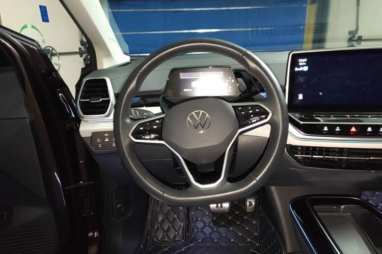 Used Volkswagen ID.6 CROZZ 2021 First Edition Steering Wheel