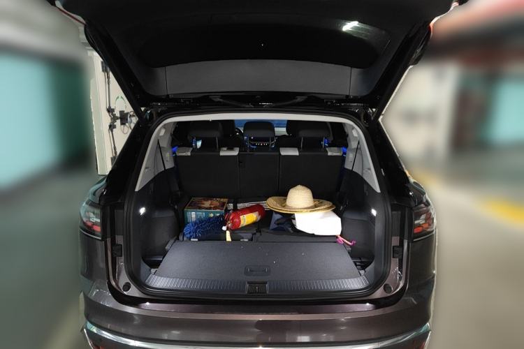 Used Volkswagen ID.6 CROZZ 2021 First Edition Trunk
