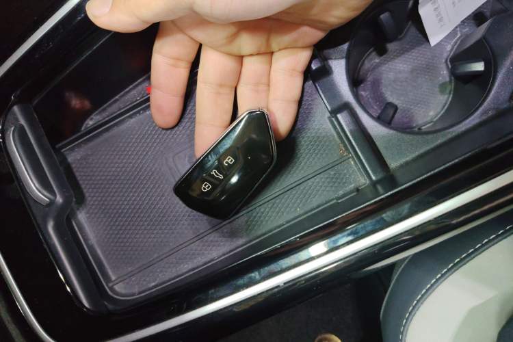 Used Volkswagen ID.6 CROZZ 2021 Long-Range PRO Edition Vehicle Key