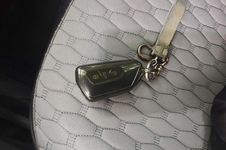 Used Volkswagen ID.6 CROZZ 2021 Long-Range PRO Edition Vehicle Key