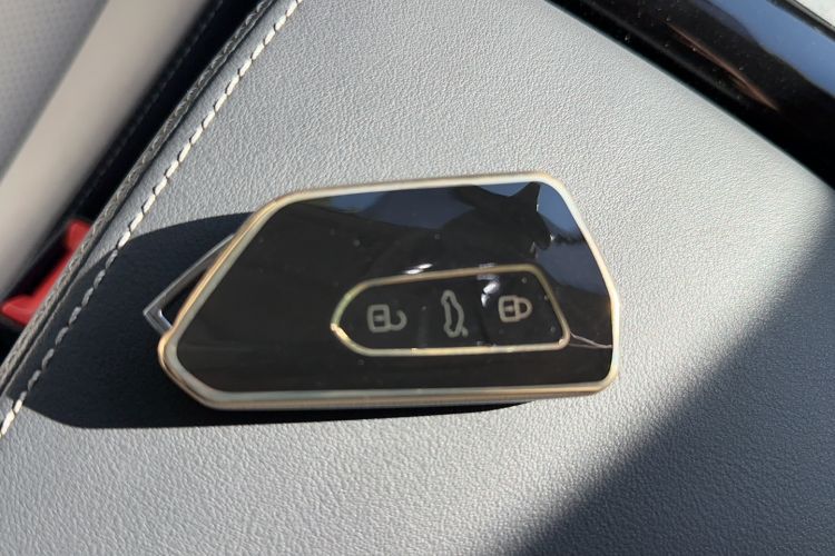 Used Volkswagen ID.6 CROZZ 2021 Long-Range PRO Edition Vehicle Key