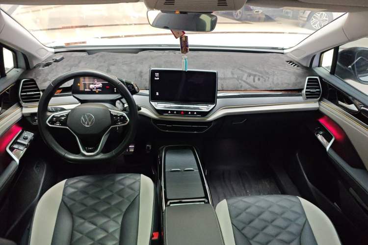 Used Volkswagen ID.6 CROZZ 2021 First Edition Center Console