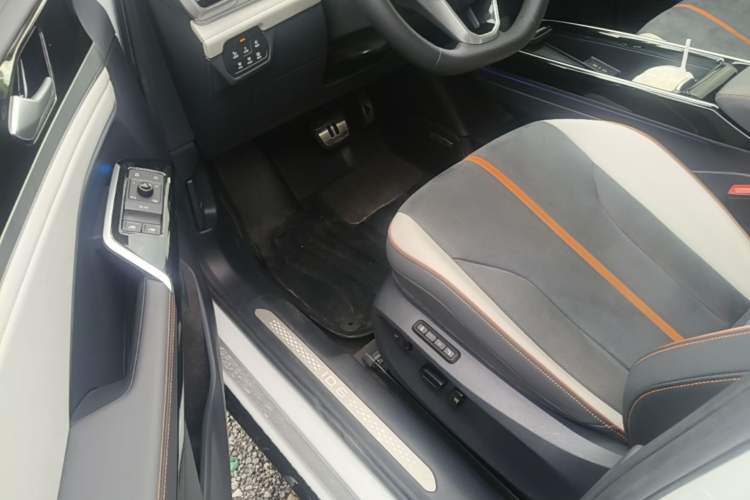 Used Volkswagen ID.6 CROZZ 2021 High-Performance PRIME Edition Driver Seat