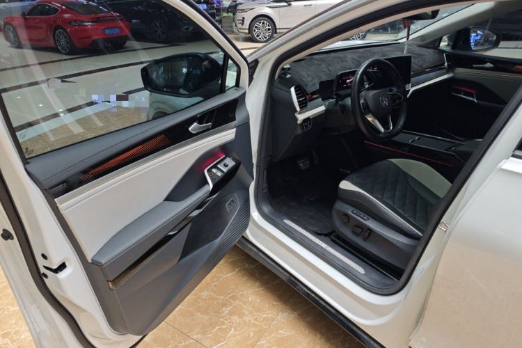 Used Volkswagen ID.6 CROZZ 2021 First Edition Driver Seat
