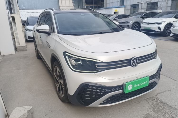 Used Volkswagen ID.6 CROZZ 2021 Long-Range PRO Edition Front Right 45 Deg