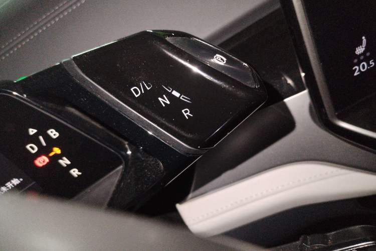 Used Volkswagen ID.6 CROZZ 2021 Long-Range PRO Edition Gear Lever
