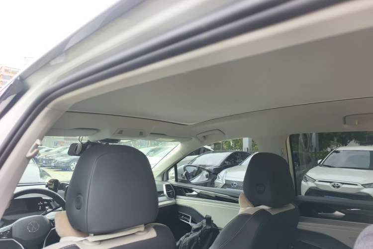 Used Volkswagen ID.6 CROZZ 2021 Long-Range PRO Edition Headliner