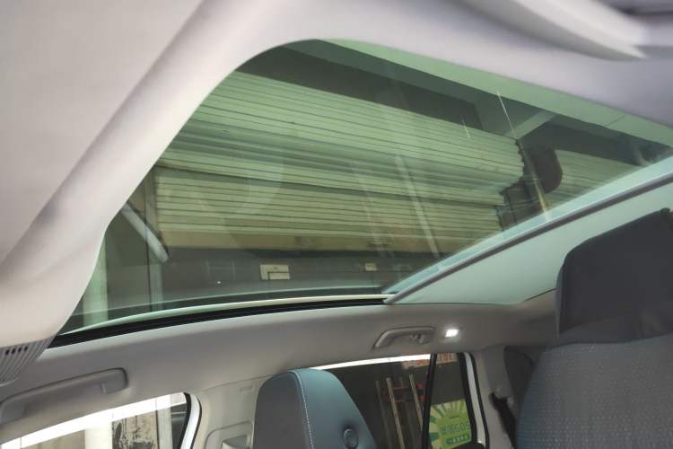 Used Volkswagen ID.6 CROZZ 2021 Long-Range PRO Edition Headliner