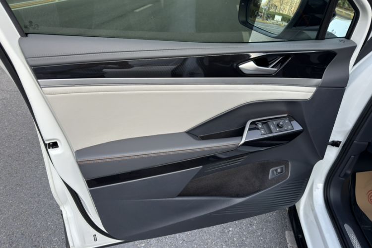 Used Volkswagen ID.6 CROZZ 2021 High-Performance PRIME Edition Interior 2