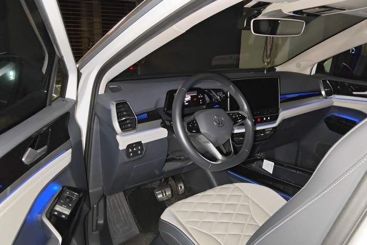Used Volkswagen ID.6 CROZZ 2021 Revised Version Long-Range PRO Edition Interior 3